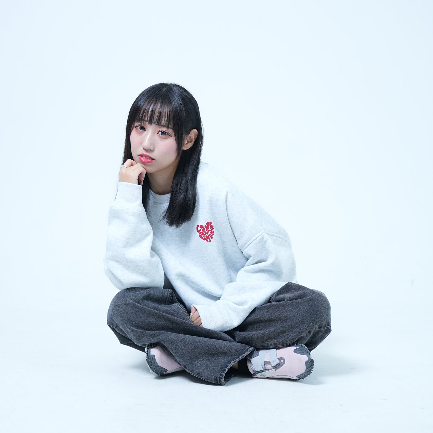 heart baggy sweater in gray