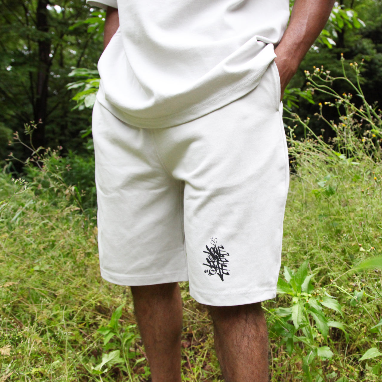 tagging heavy weight pants in light gray