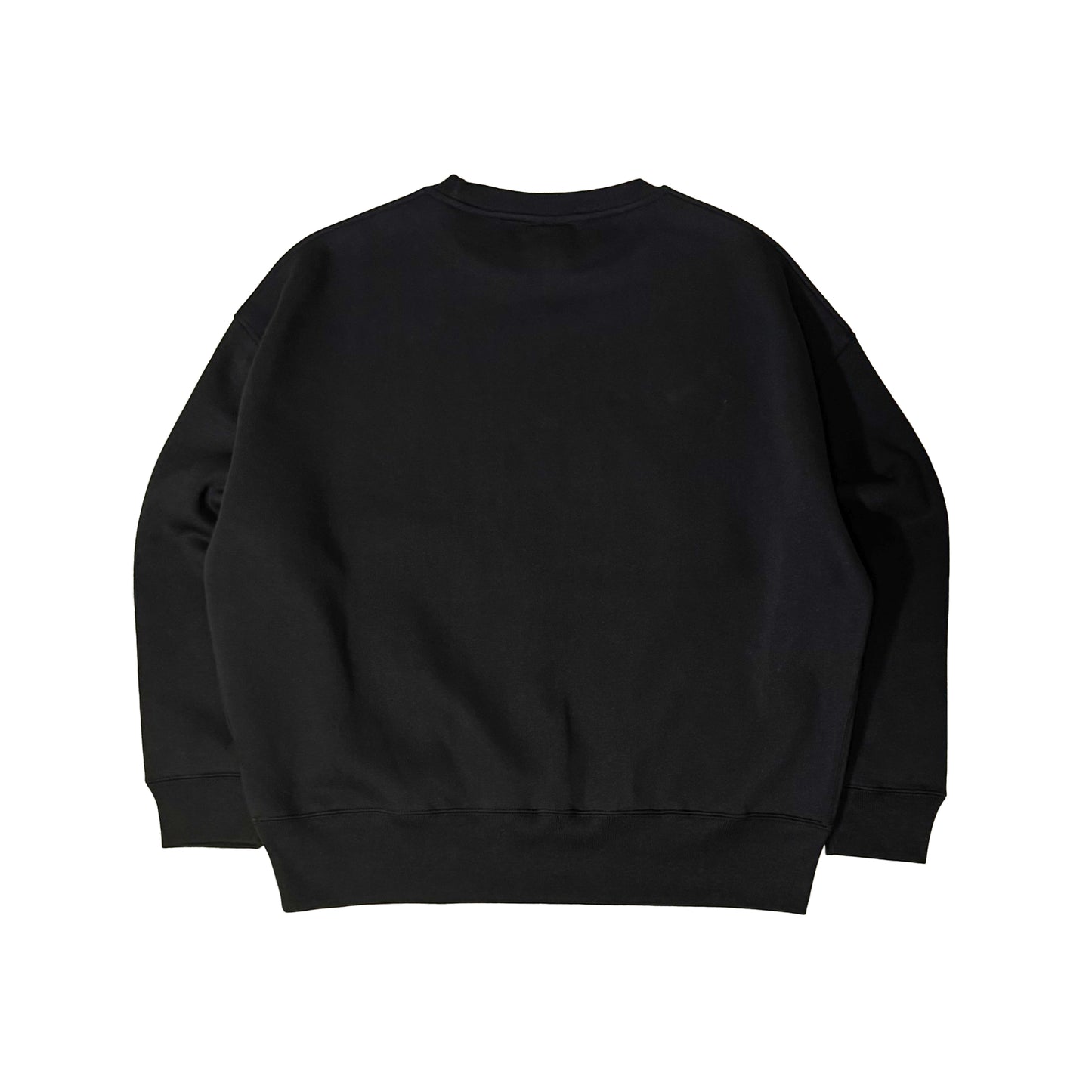 tagging baggy sweater in black