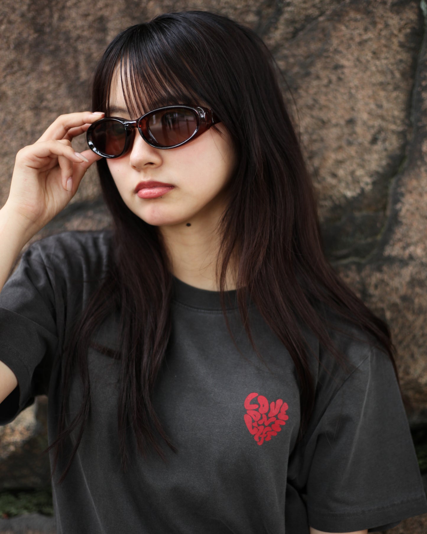 heart tee in vintage black