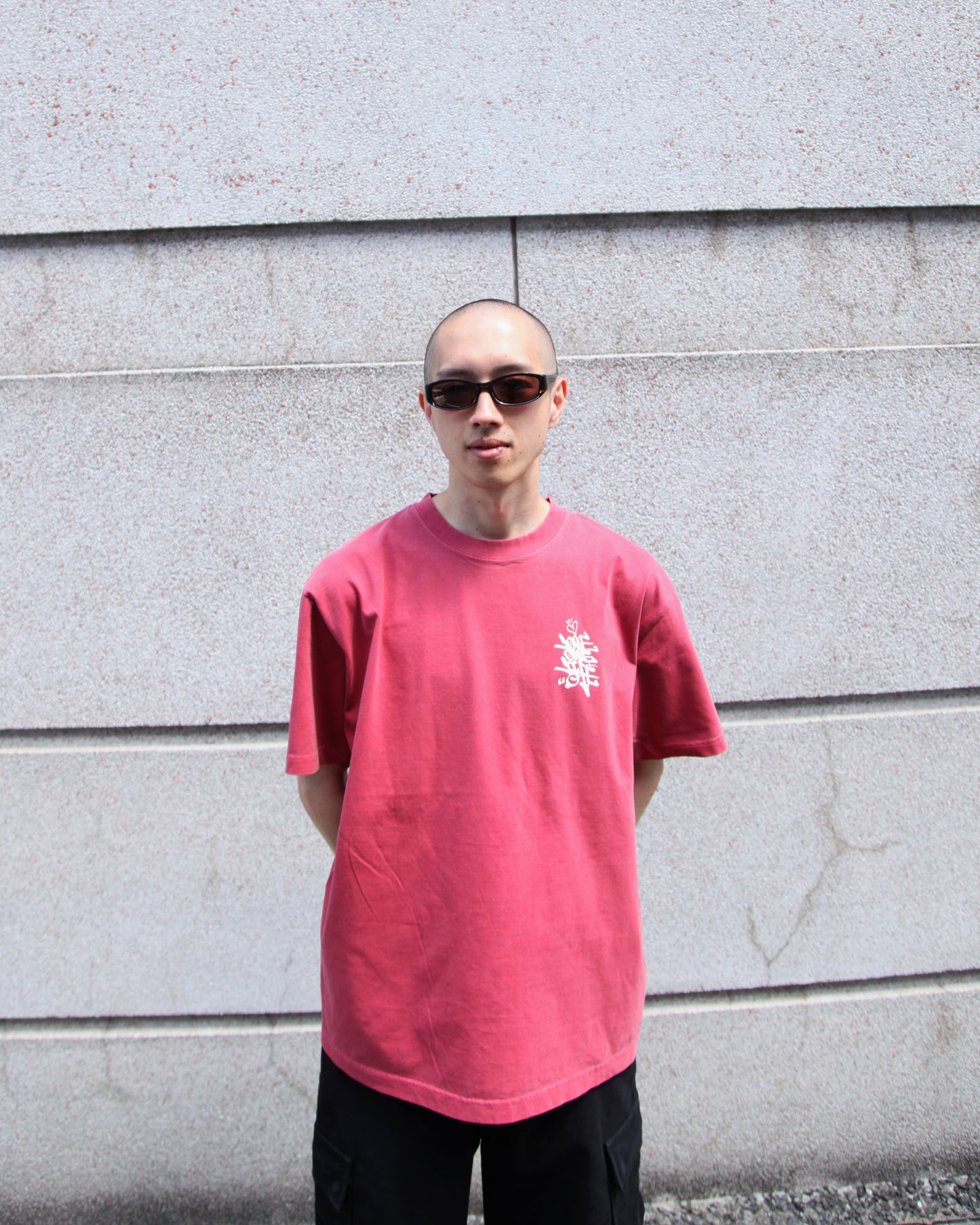 tagging tee in vintage red