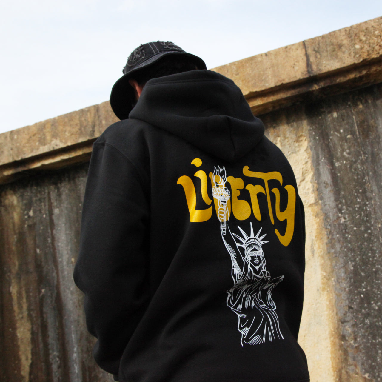 liberty hoodie in black